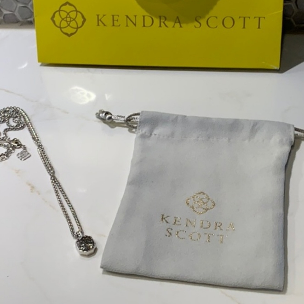 Kendra Scott silver necklace NWOT